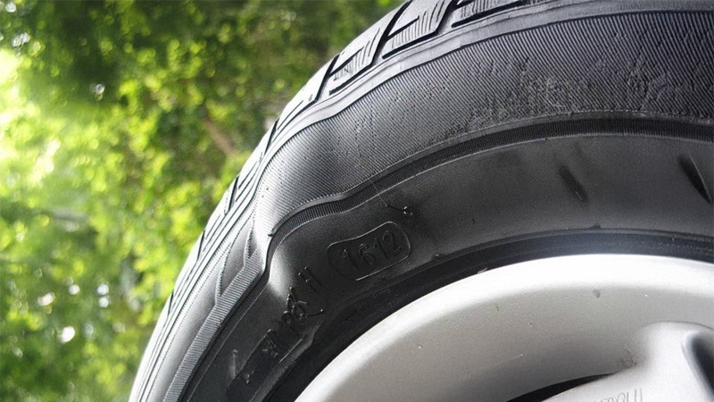 7 dấu hiệu cho thấy cần thay lốp ngay lập tức 6 lop mon 5